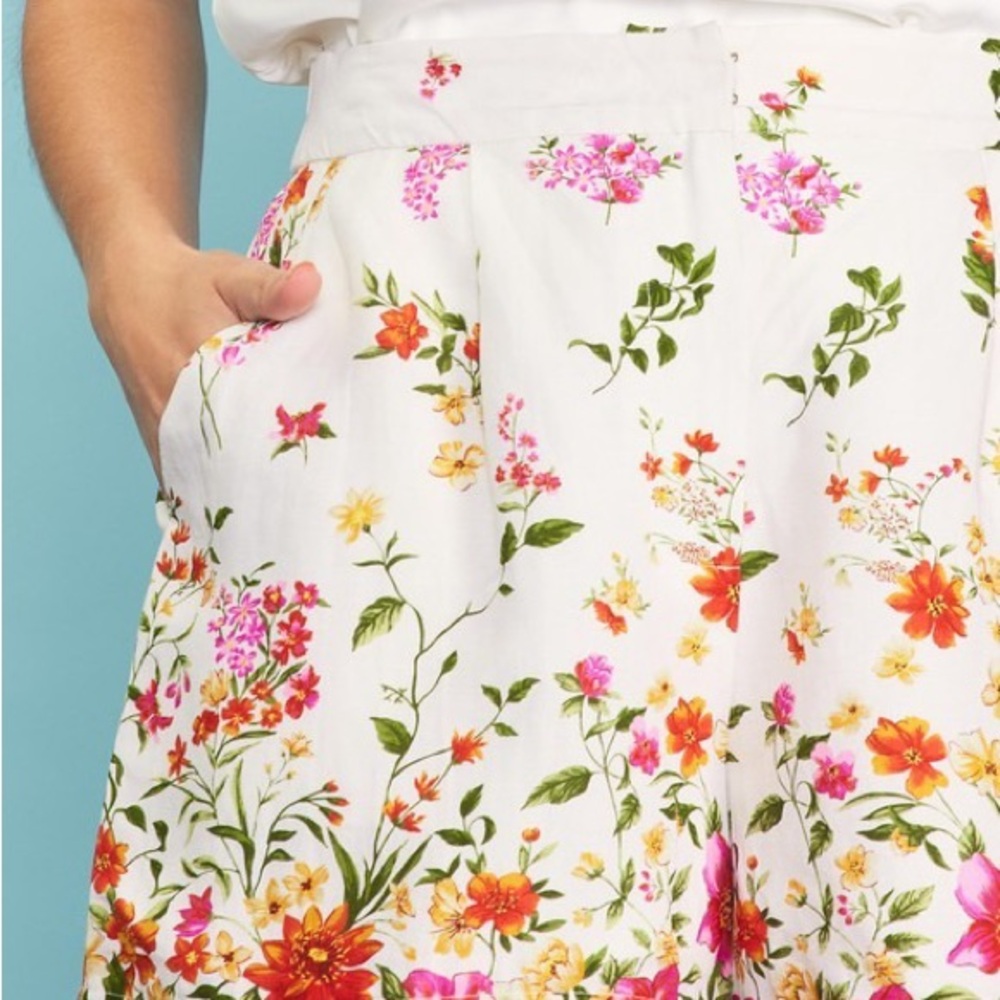 Skies Are Blue High Waist Floral Shorts - White and Multicolor